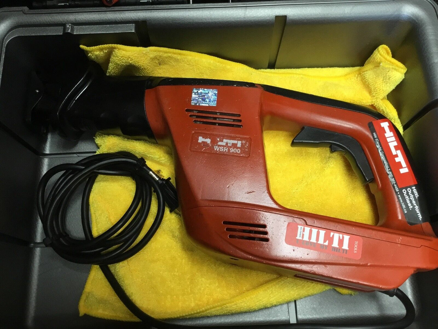 HILTI WSR 900 RECIPROCATING SAW, PREOWNED,W/ BLADES, EXTRAS, QUICK SHIP