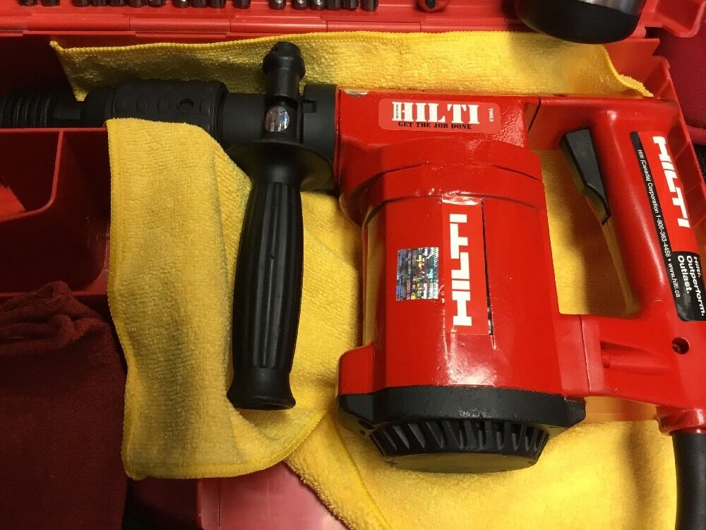 HILTI TE 22 DRILL, PREOWNED, FREE BITS AND EXTRAS, FREE COFFEE MUG