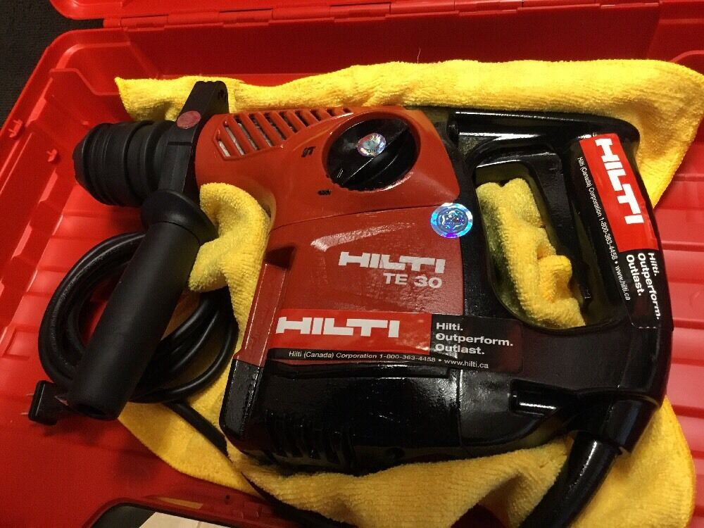 HILTI TE 30 HAMMER DRILL, PREOWNED, FREE MUG, BITS, T-SHIRT, MORE