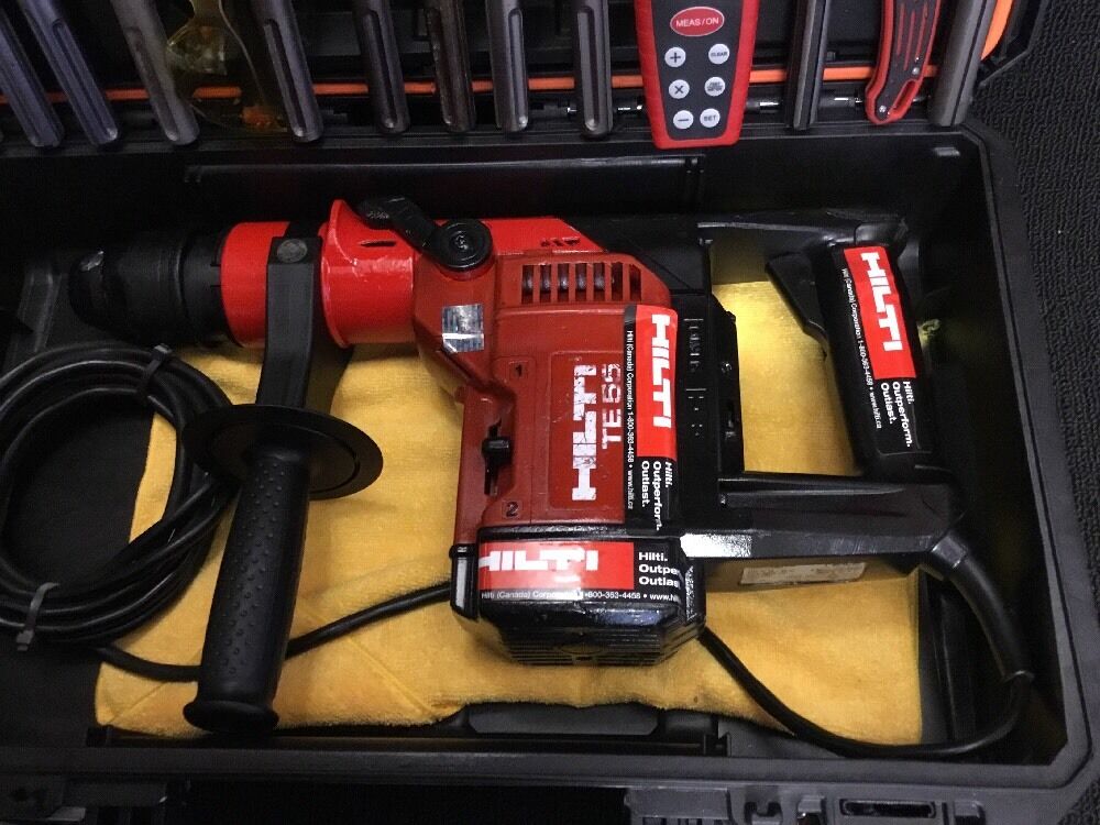 HILTI TE 55 HAMMER DRILL, PREOWNED, FREE LASER METER, A LOT OF EXTRAS, FAST SHIP