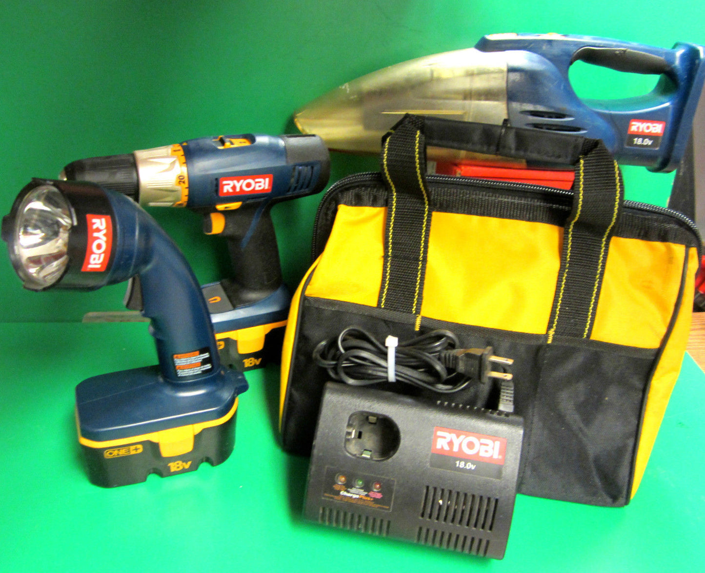 RYOBI MULTI-TOOL SET (DRILL [P204]/FLASHLIGHT [P700]/VACUUM [P710])-FINAL SALE