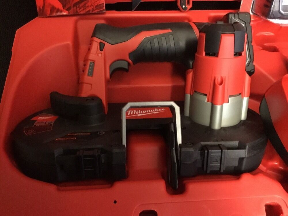 MILWAUKEE M12 CORDLESS BAND SAW,NEW, 2 BATTERIES, FREE GRINDER