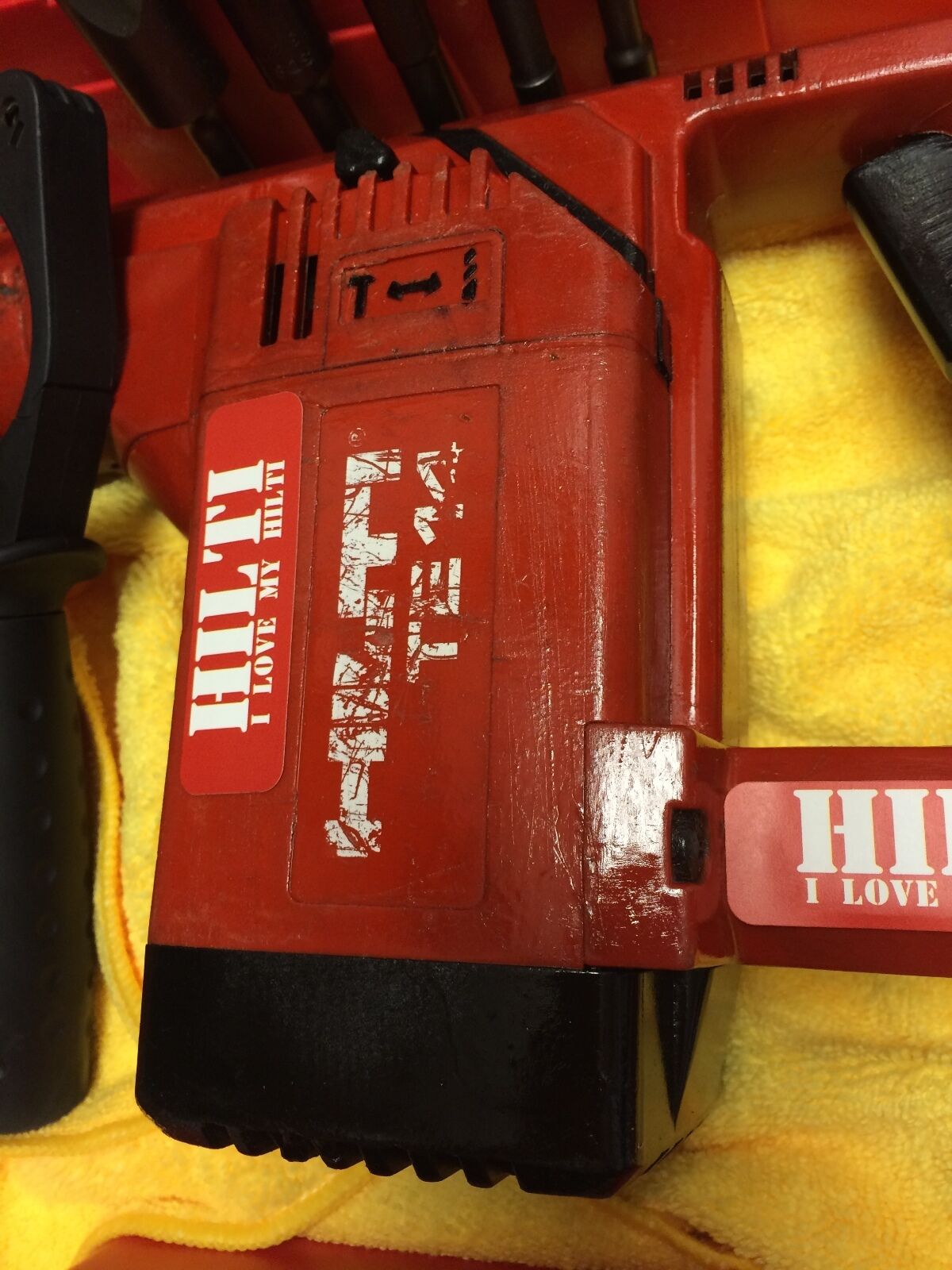 HILTI TE 14 PREOWNED, FREE BITS, CHISELS, HILTI HAT, EXTRAS