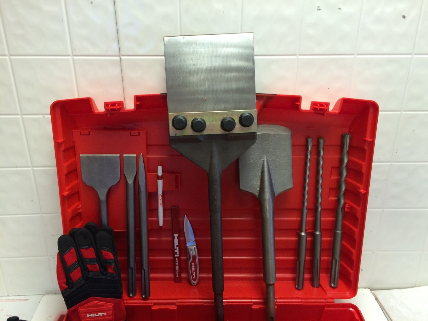 HILTI TE 74 PREOWNED, FREE BITS, CHISELS, HILTI HAT