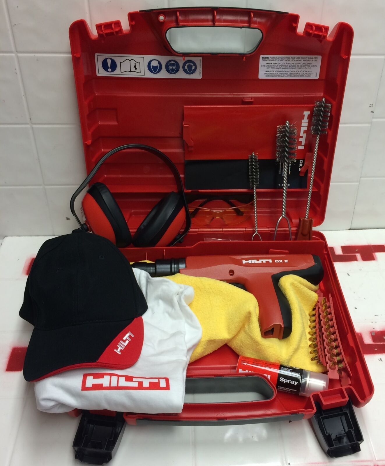 HILTI DX 2 WITH FREE EXTRAS, BRAND NEW