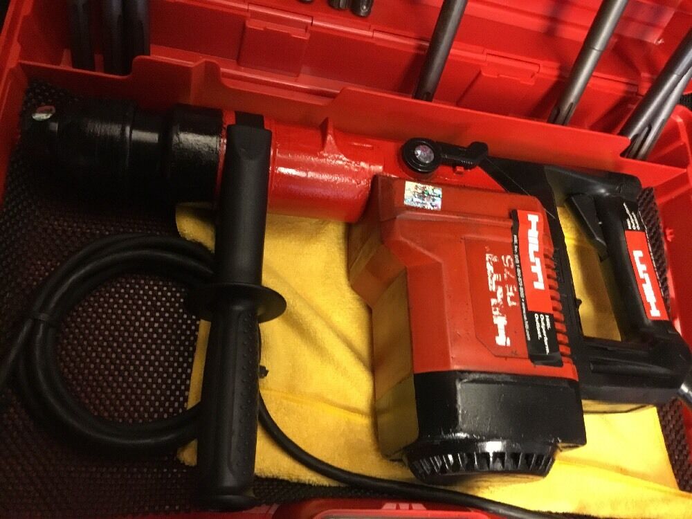 HILTI TE 75 HAMMER DRILL, PREOWNED, FREE GRINDER, A LOT OF EXTRAS