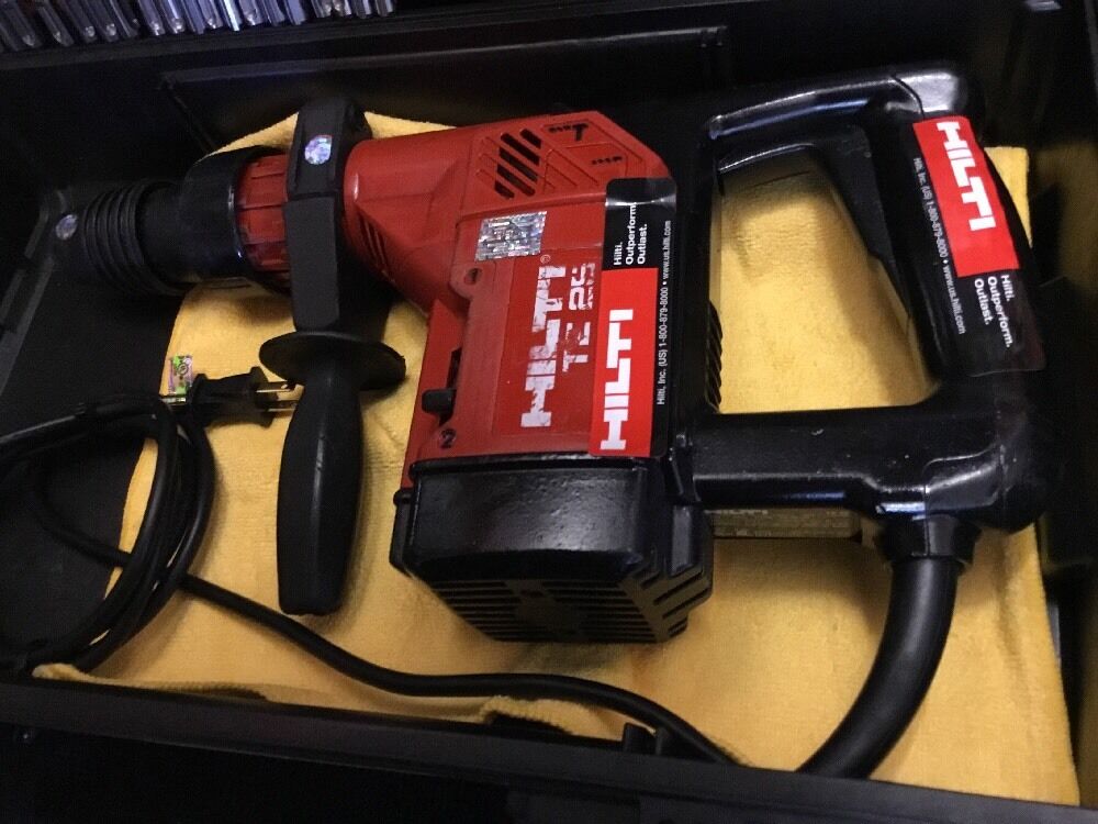 HILTI TE 25, PREOWNED, FREE GRINDER, BITS, A LOT OF EXTRAS