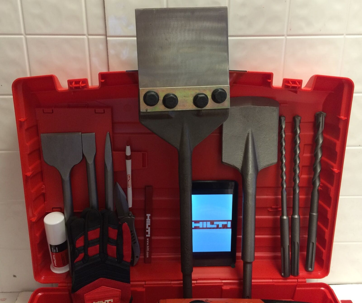 HILTI TE 70, GREAT CONDITION, FREE TABLET, CHISELS, A LOT OF EXTRAS