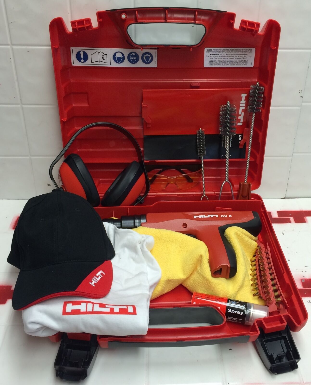 HILTI DX 2 WITH FREE EXTRAS, BRAND NEW