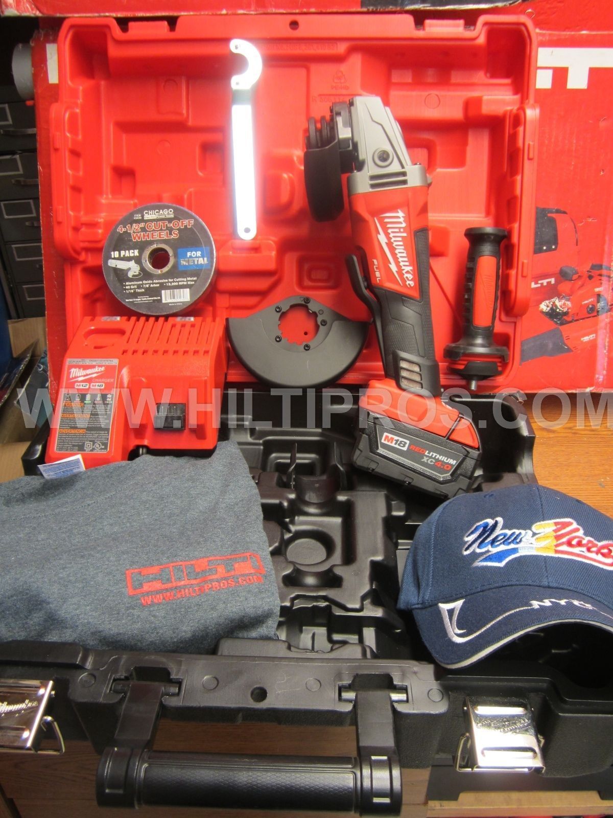 MILWAUKEE GRINDER M18, NEW , STRONG , FREE GLOVES, HAT , SHIRTS , FAST SHIP