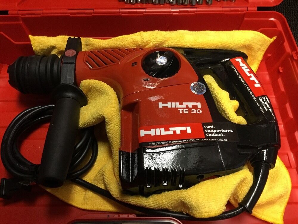 HILTI TE 30 HAMMER DRILL, PREOWNED, FREE MUG, BITS, T-SHIRT, MORE