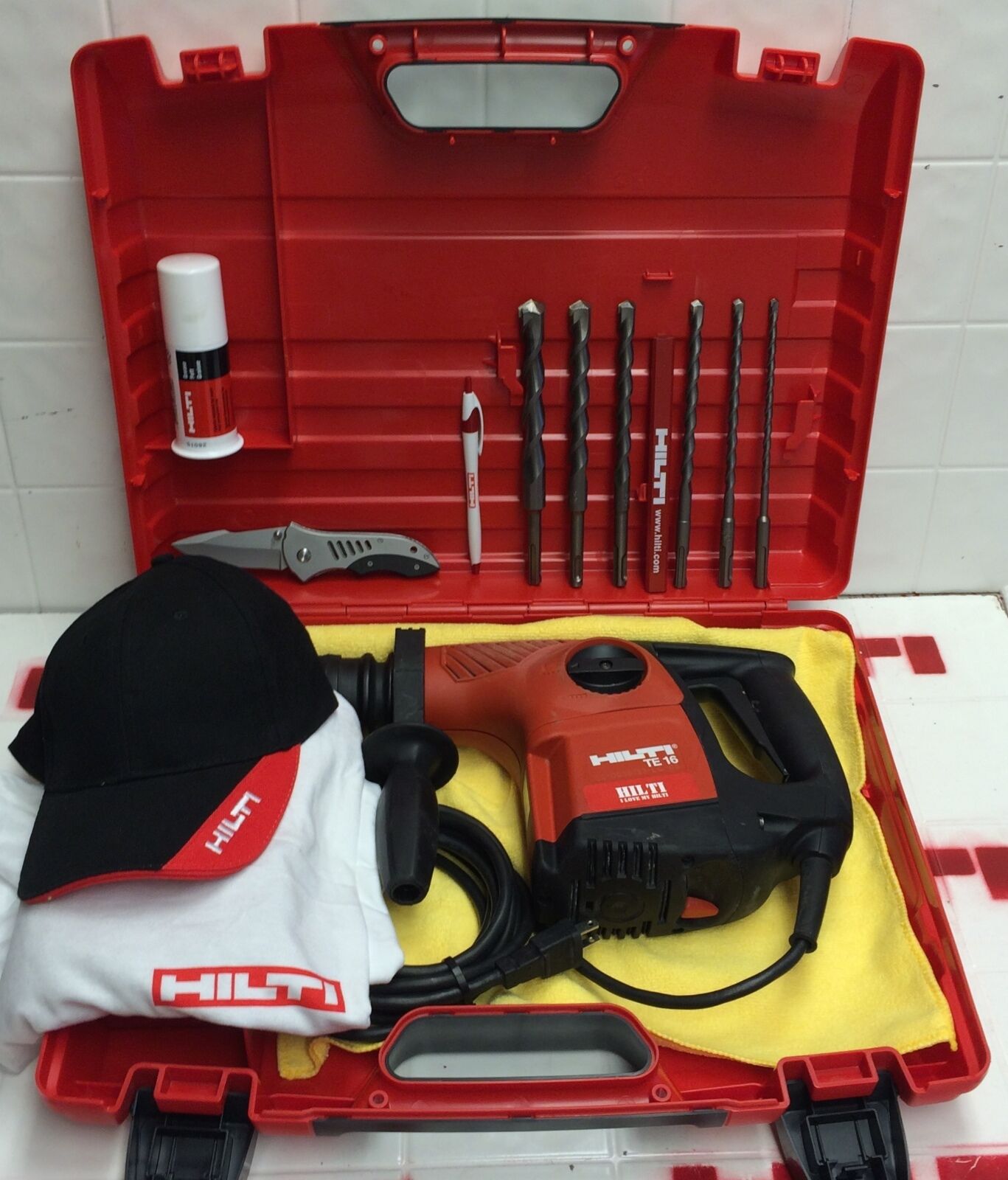 HILTI TE 16, MINT CONDITION, FREE BITS, A LOT OF EXTRAS