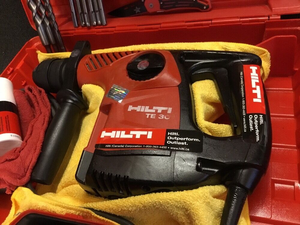 HILTI TE 30, PREOWNED , FREE ANGLE GRINDER, BITS, EXTRAS