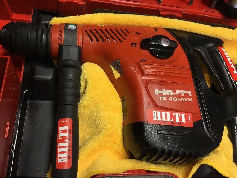 HILTI TE 40-AVR, PREOWNED, FREE BITS & CHISEL, COFFEE MUG