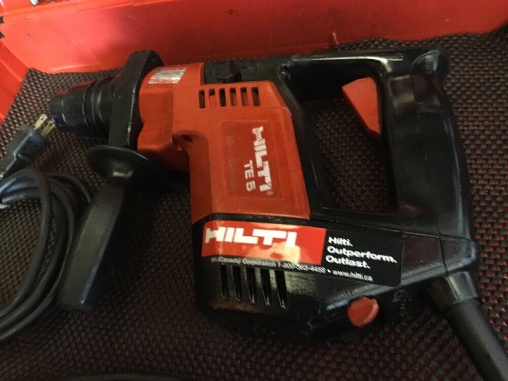 HILTI TE 5 PREOWNED, FREE THERMO, BITS, A LOT OF EXTRA ITEMS