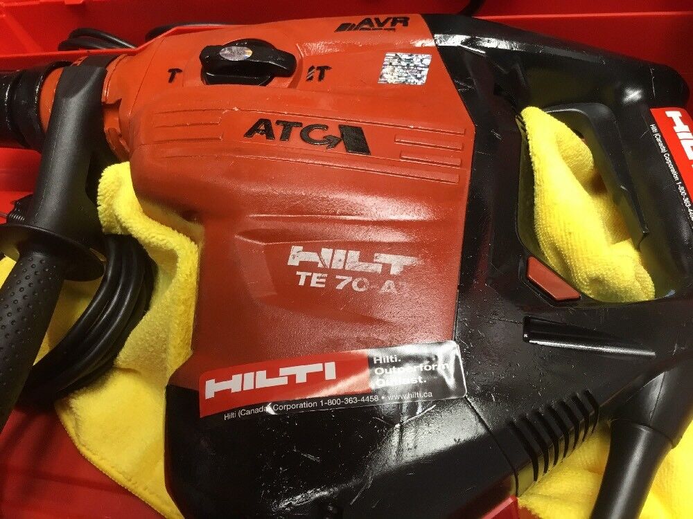 HILTI TE 70 ATC AVR, PREOWNED, FREE GRINDER, BITS, CHISELS, EXTRAS