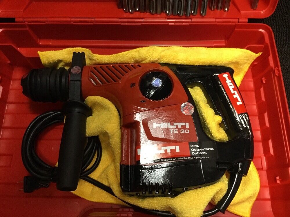 HILTI TE 30 HAMMER DRILL, PREOWNED, FREE MUG, BITS, T-SHIRT, MORE