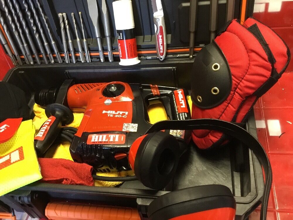 HILTI TE 30-C AVR, PREOWNED, STRONG, FREE DRILLS & CHISELS