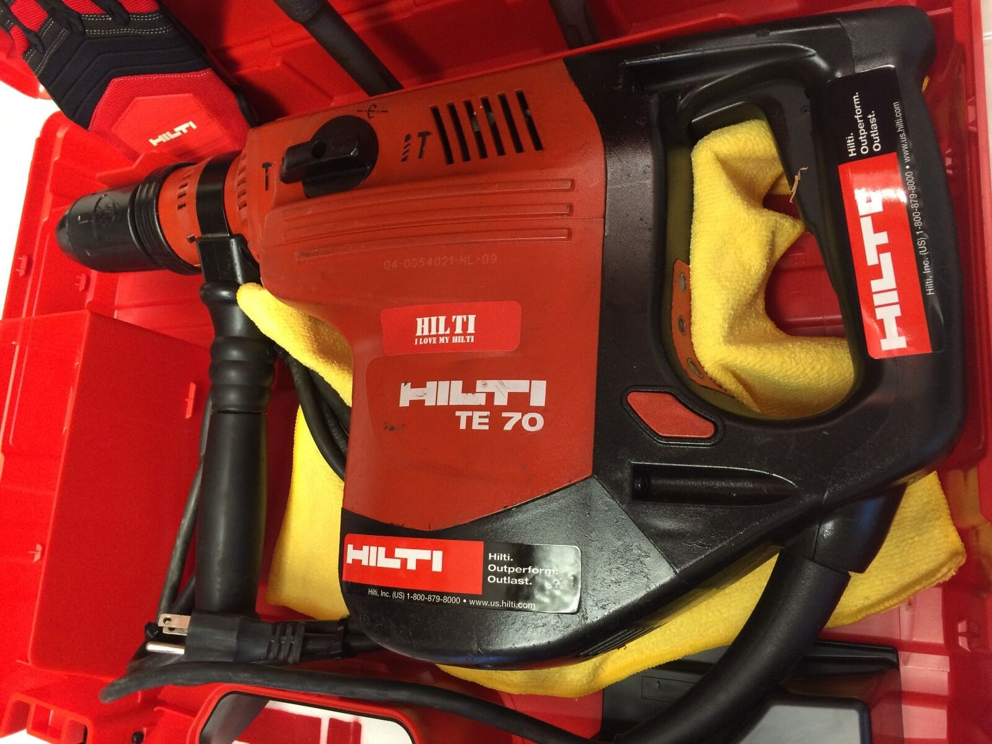 HILTI TE 70, GREAT CONDITION, FREE TABLET, CHISELS, A LOT OF EXTRAS