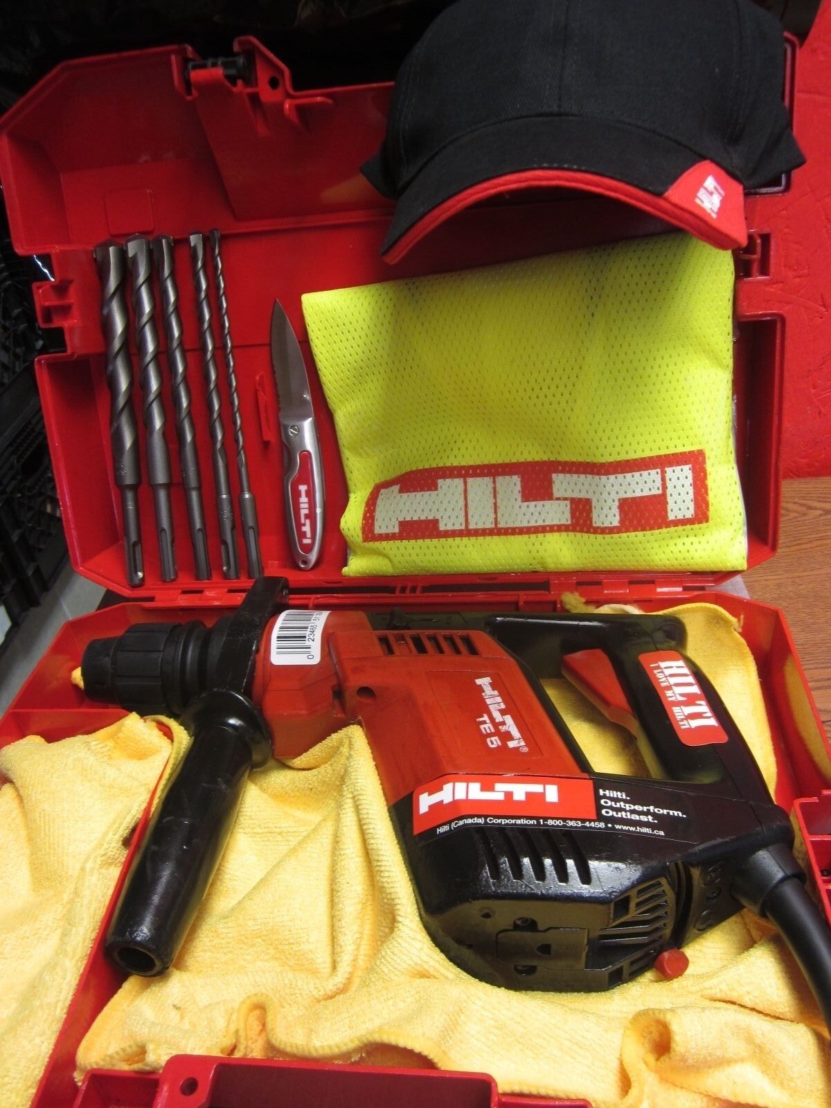 HILTI TE 5 PREOWNED, ORIGINAL, STRONG, DURABLE, FREE BITS, HILTI VEST