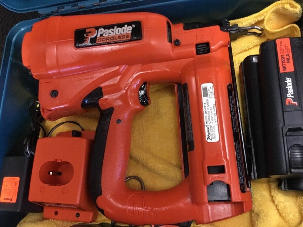 PASLODE CORDLESS 18G PREOWNED, FREE THERMO AND EXTRAS, FAST SHIP