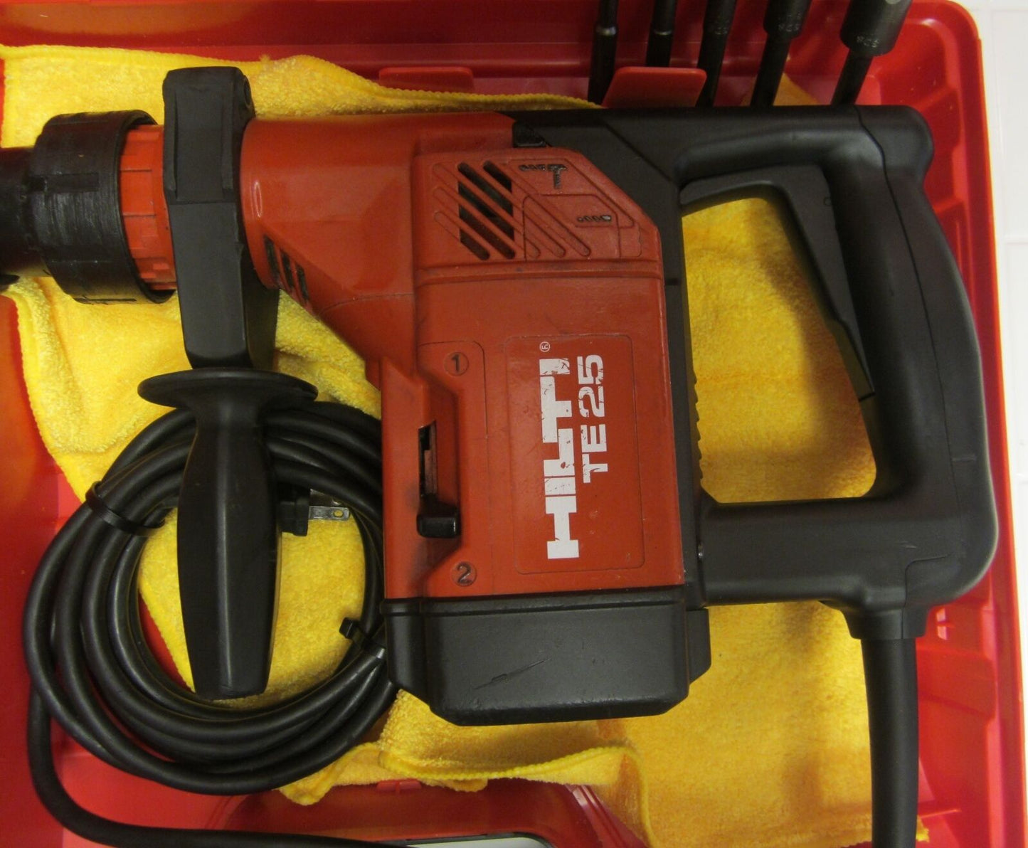 HILTI TE 25, PREOWNED, FREE BITS AND A LOT OF EXTRAS