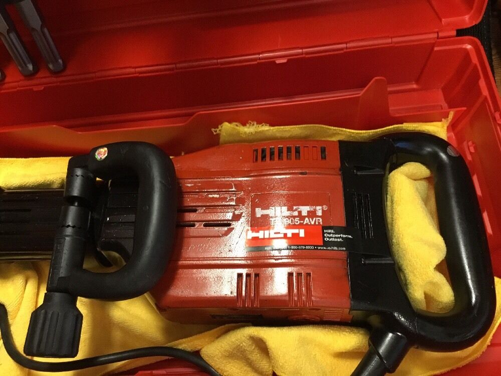 HILTI TE 905-AVR, PREOWNED, FREE WALL CLOCK, CHISELS, PLUS EXTRAS, FAST SHIP