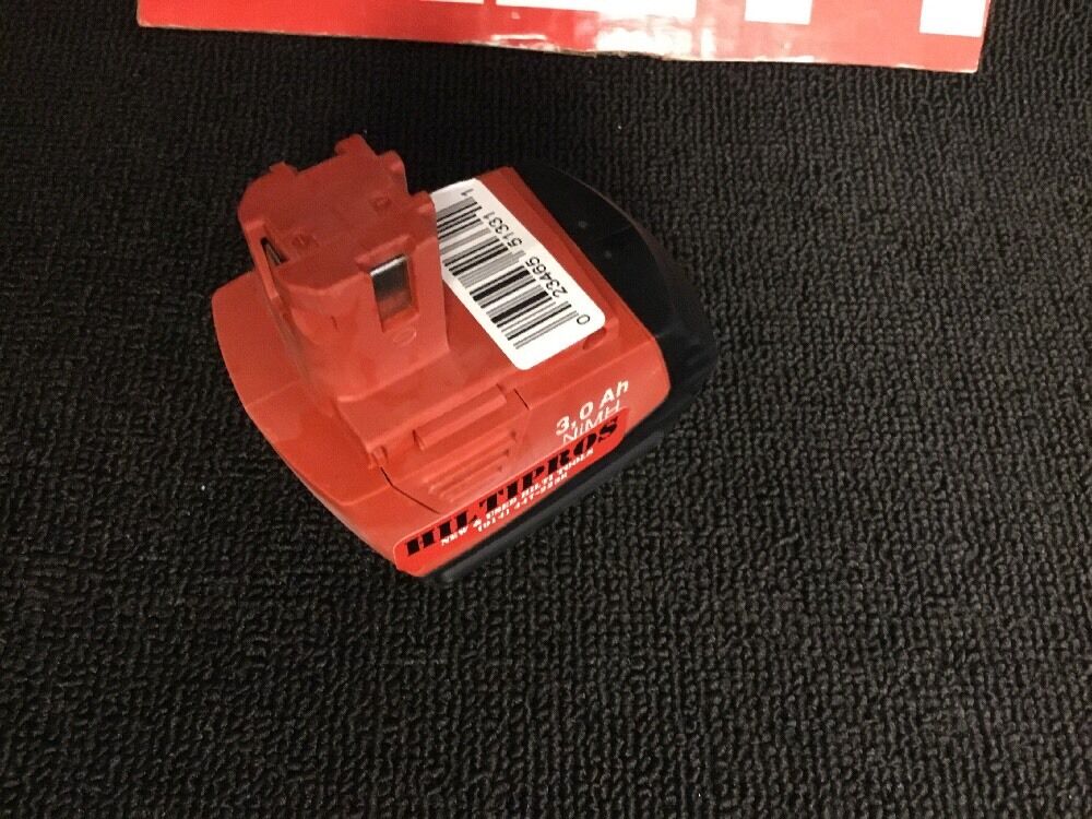 HILTI BATTERY SFB 155 3.0 AH, DISPLAY, FREE HAT INCLUDED