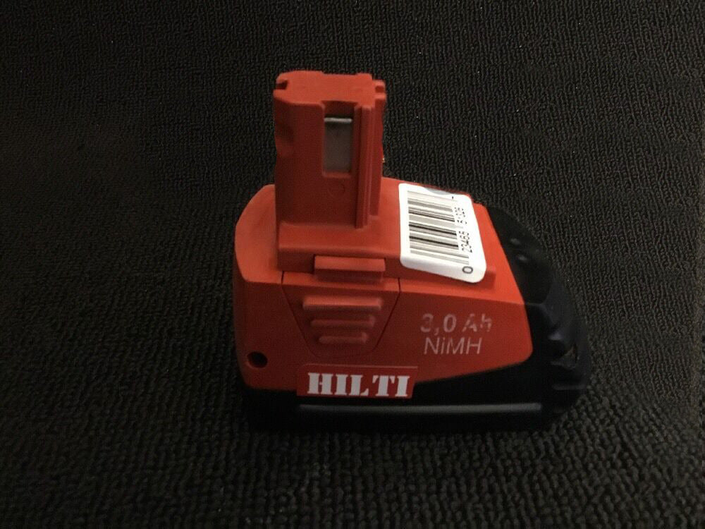 HILTI 12V BATTERY SFB 126 3.0AH, LIKENEW, FREE HAT,