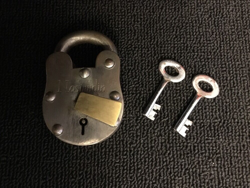 GENUINE RELIC PADLOCK, VINTAGE, ANTIQUE, ORIGINAL, WITH 2 KEYS,