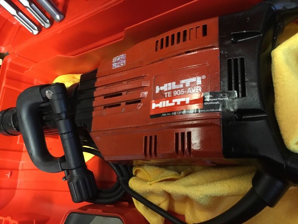 HILTI TE 905 AVR, PREOWNED, FREE LASER METER, CHISELS, PLUS EXTRAS, FAST SHIP