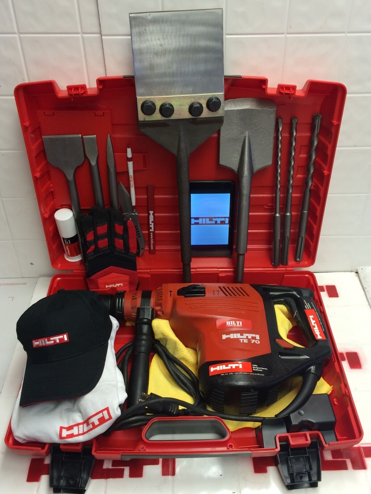 HILTI TE 70, GREAT CONDITION, FREE TABLET, CHISELS, A LOT OF EXTRAS