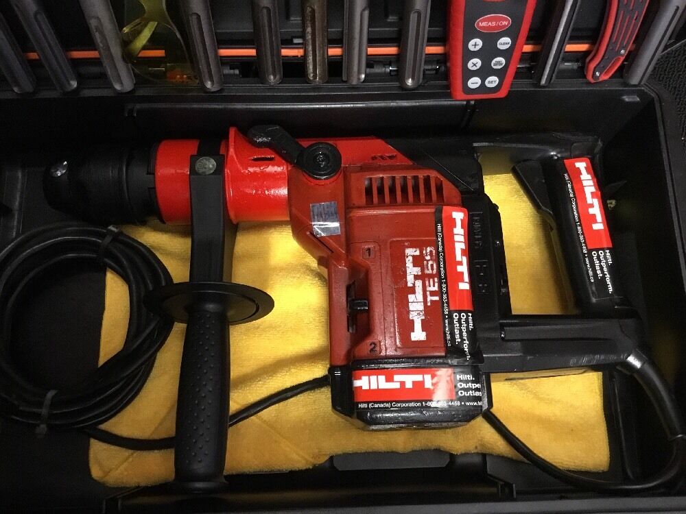 HILTI TE 55 HAMMER DRILL, PREOWNED, FREE LASER METER, A LOT OF EXTRAS, FAST SHIP