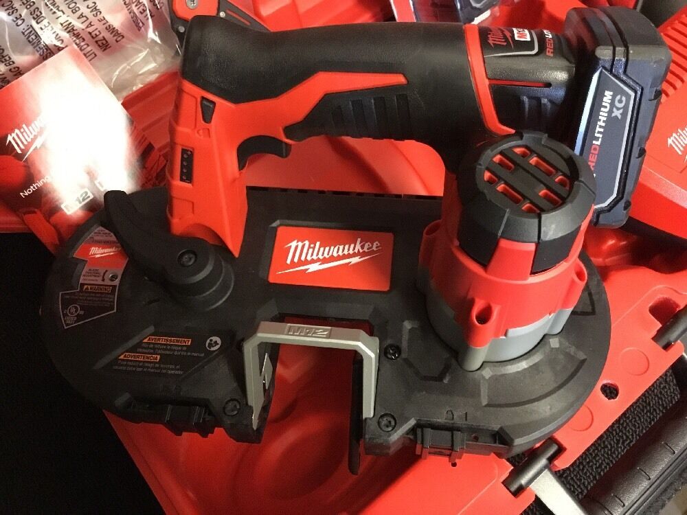 MILWAUKEE M12 CORDLESS BAND SAW,NEW, 2 BATTERIES, FREE GRINDER