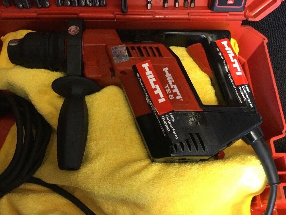 HILTI TE 5 PREOWNED, FREE LASER METER, BITS, A LOT OF ITEMS