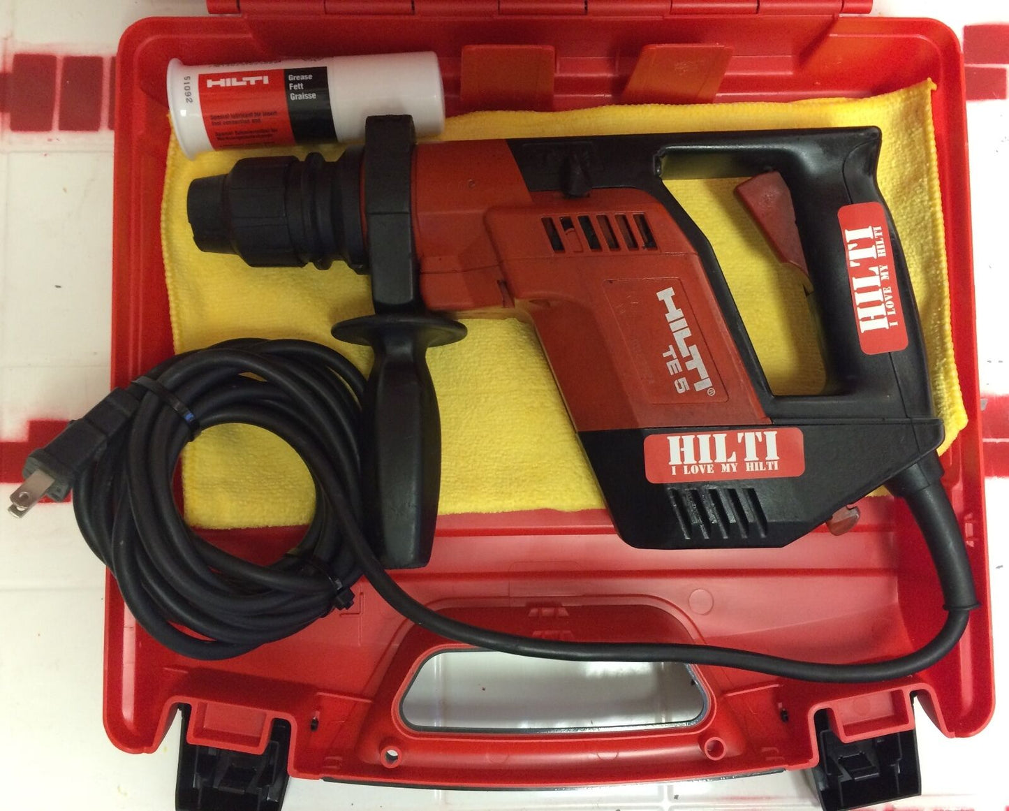 HILTI TE 5 GREAT CONDITION,STRONG, RELIABLE , FREE BITS