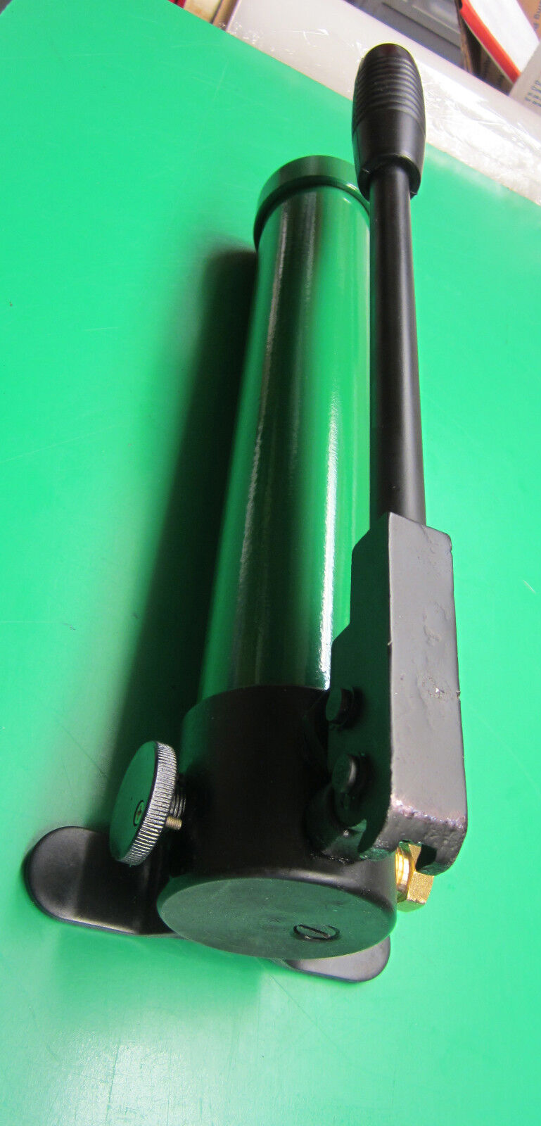 GREENLEE 767 HYDRAULIC STYLE HAND PUMP, BRAND NEW