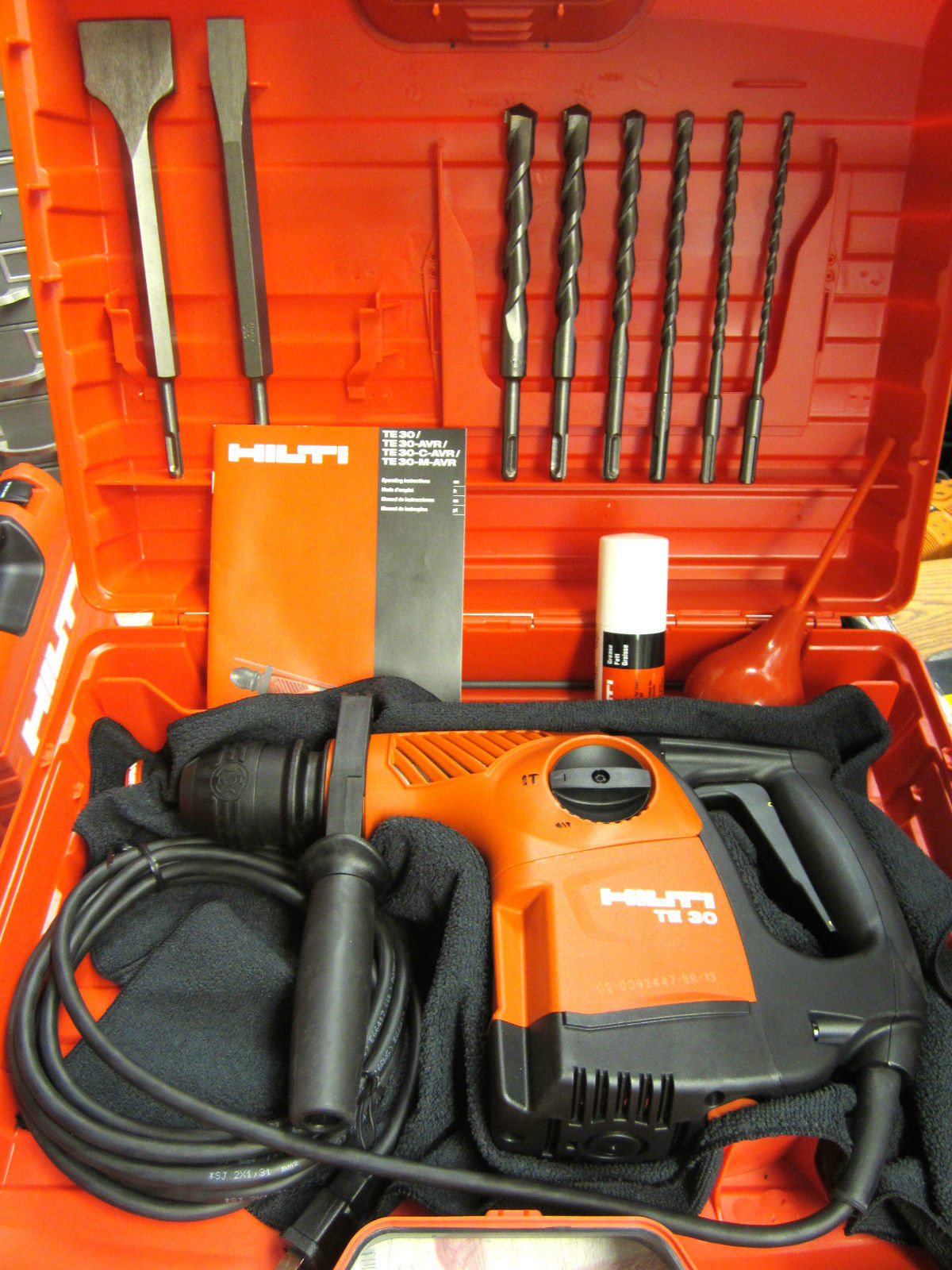 HILTI TE 30 HAMMER DRILL, NEW, LATEST MODEL, FREE BLUETOOTH SPEAKER