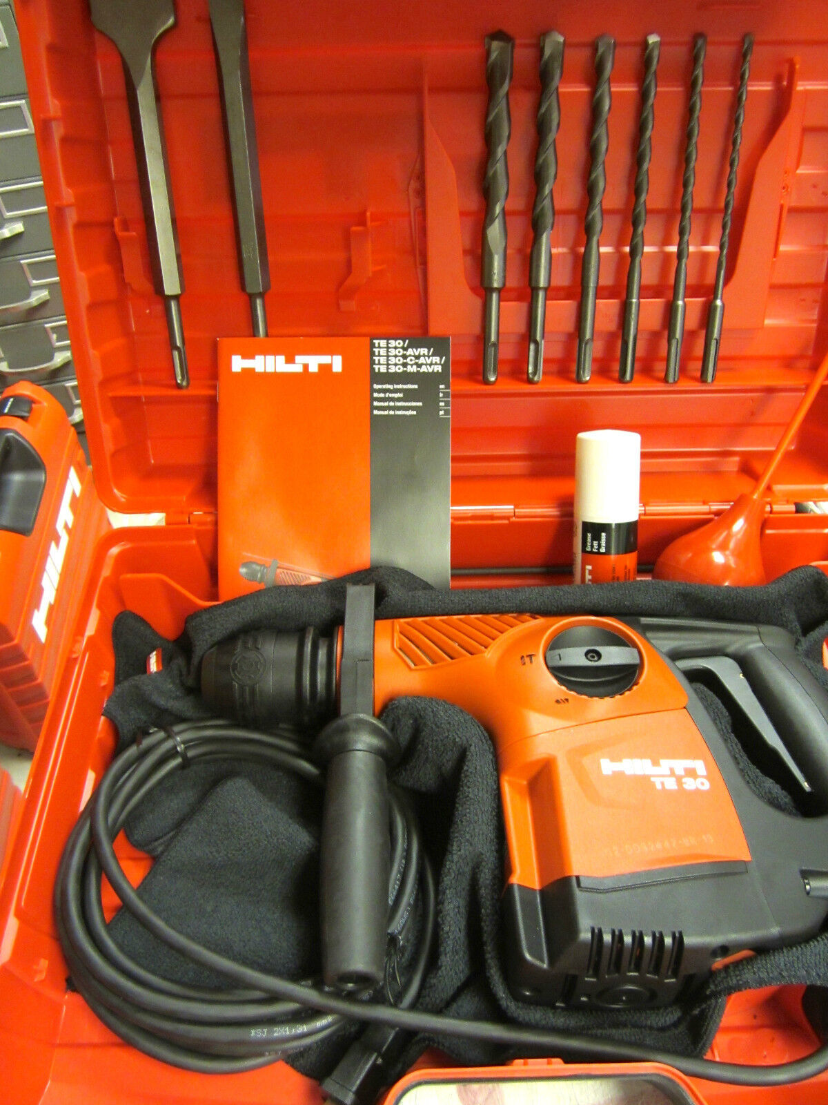 HILTI TE 30 HAMMER DRILL, NEW, LATEST MODEL, FREE BLUETOOTH SPEAKER